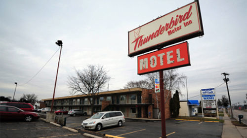 Thunderbird Motor Inn Барабу Экстерьер фото