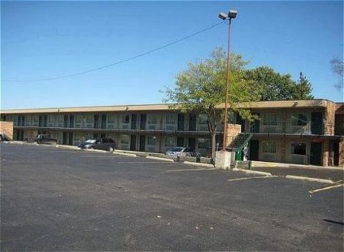 Thunderbird Motor Inn Барабу Экстерьер фото