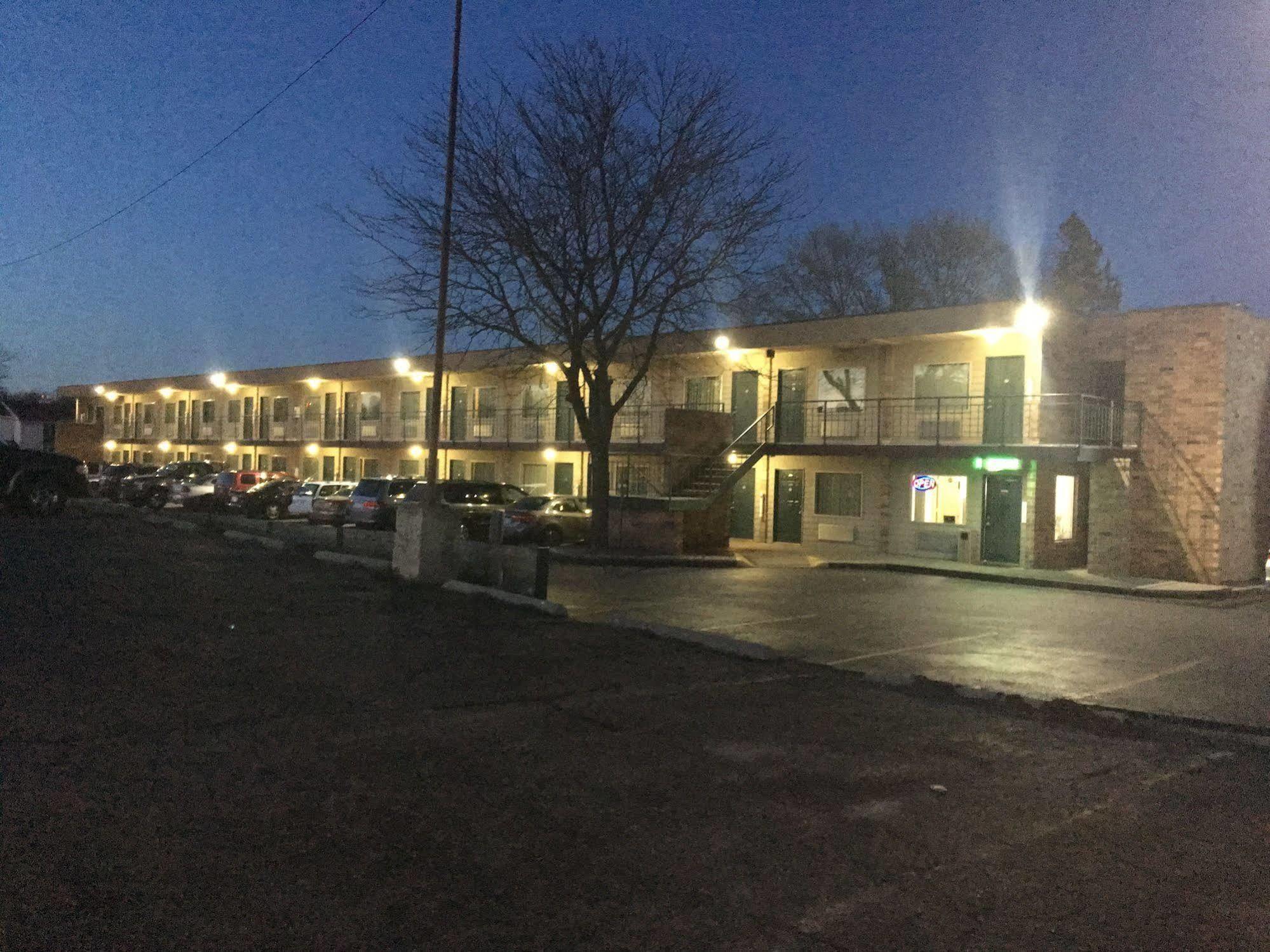 Thunderbird Motor Inn Барабу Экстерьер фото